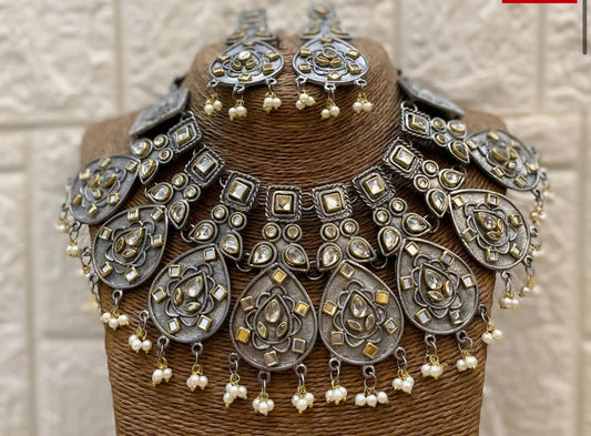 German set choker