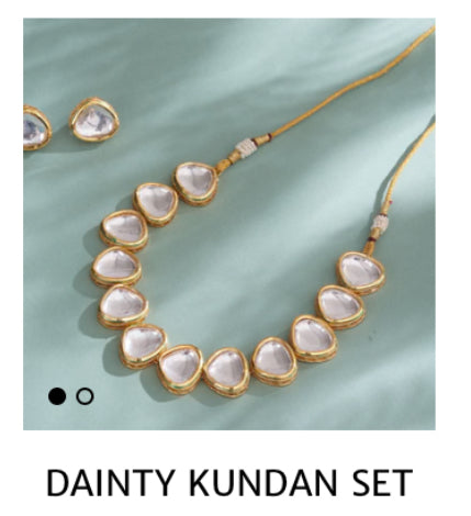 Dainty kundan